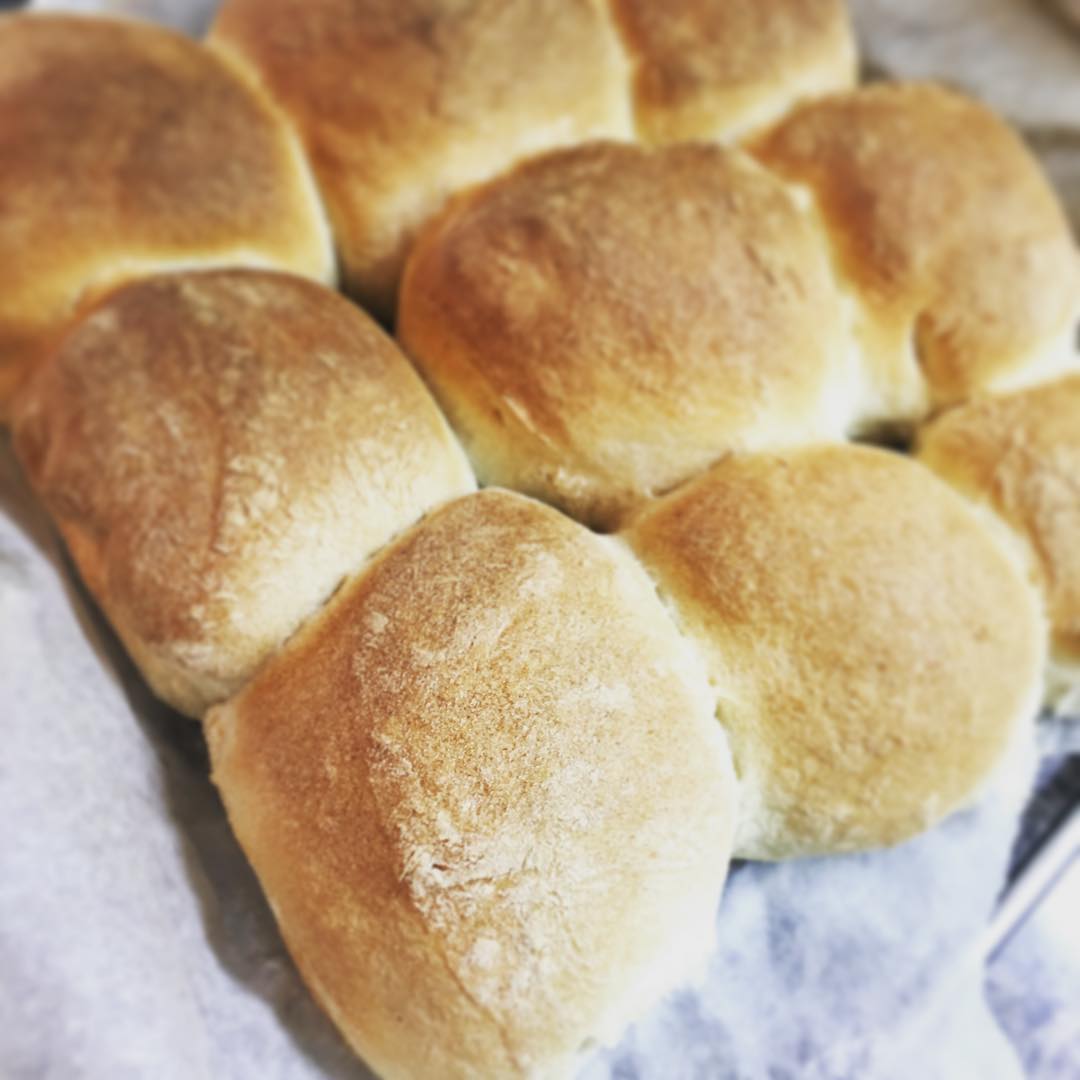 #masterbaker #crustyrolls