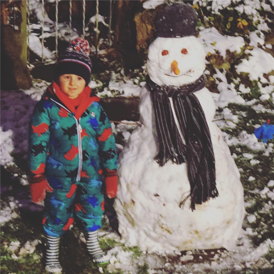 #snowday #sundayfunday #snowman made by @xshellbex and jack